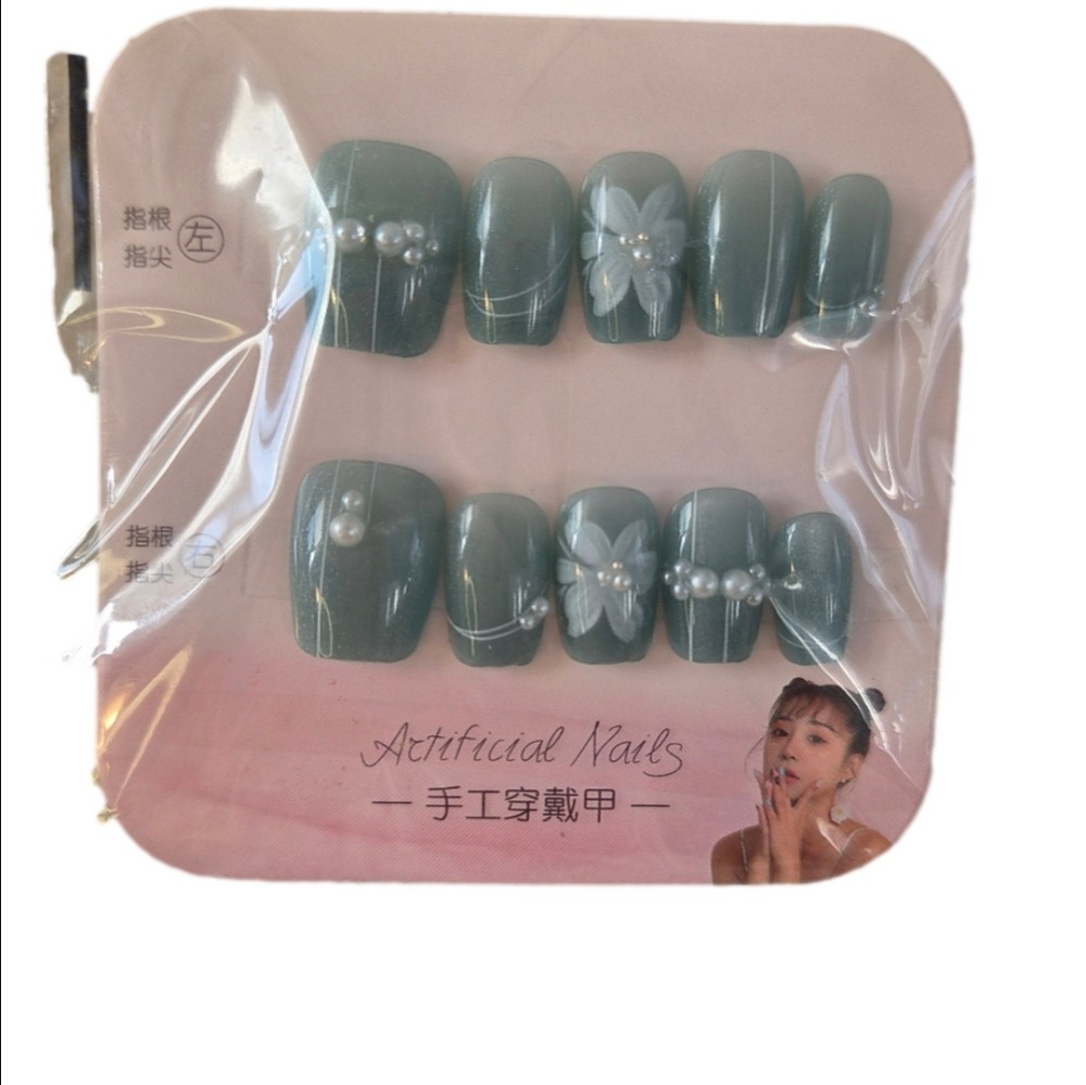 Belona Handmade Green Pearl Silver Bead Short Square False Nails